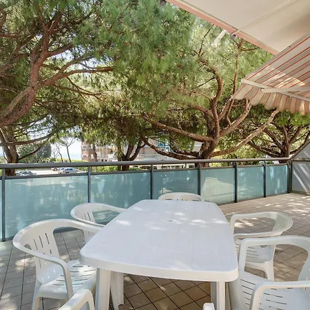 Lara A16 Apartment